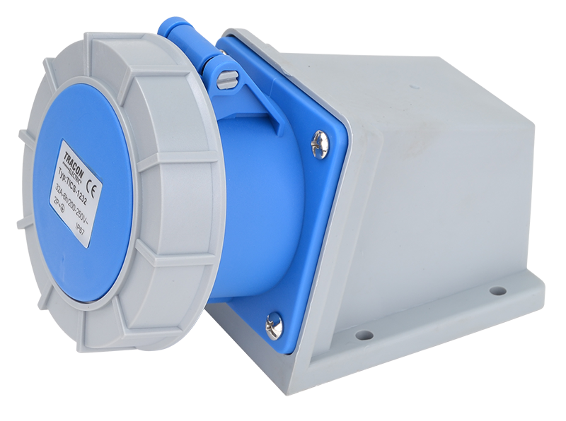 KnightsBridge 32A 240V Angled Surface Mount Socket IP44 Weatherproof For Camping